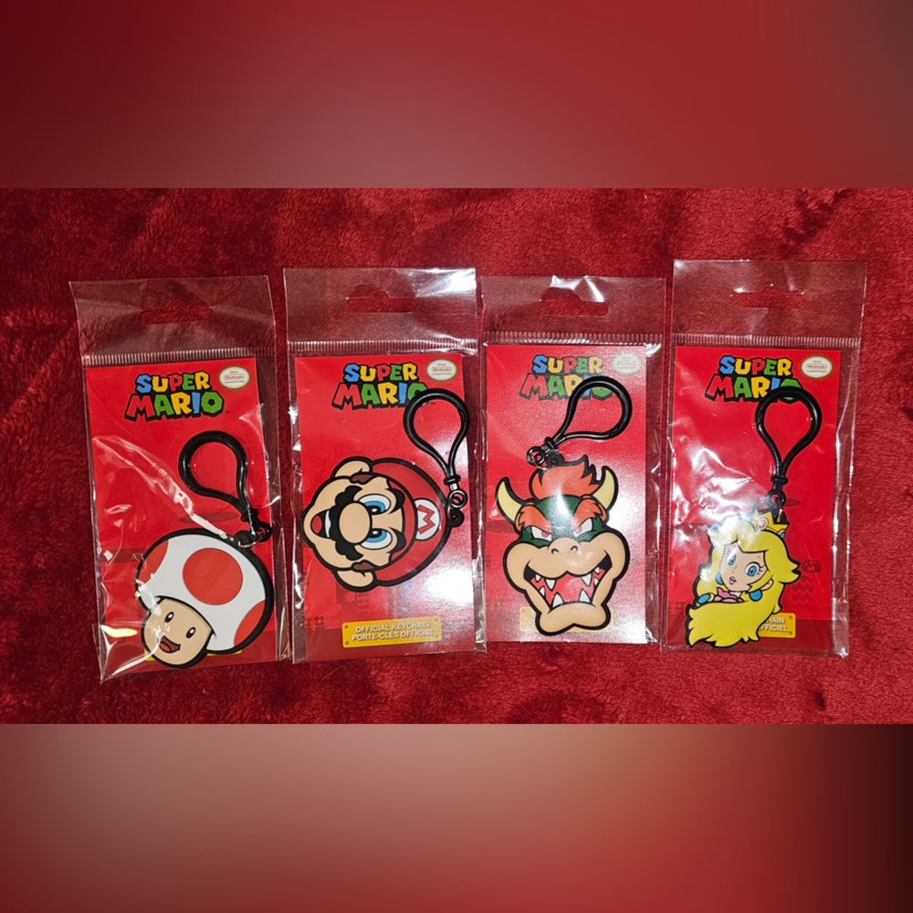 Set of 4 Nintendo Super Mario Rubber Characters w/bag clips